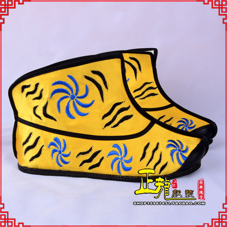 新沂.美猴王靴子虎纹靴金黄快靴 猴鞋